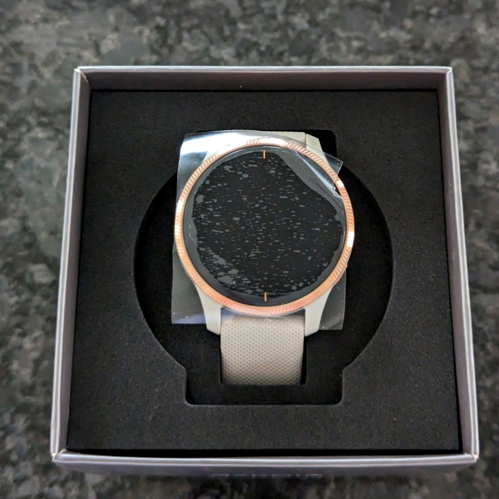 Never worn Garmin Venu Rose Gold/Light Sand